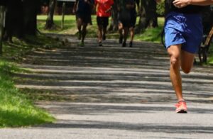 Read more about the article 【競技者向け】マラソンランナーにウエイトトレーニングを取り入れることでの効果と理由について